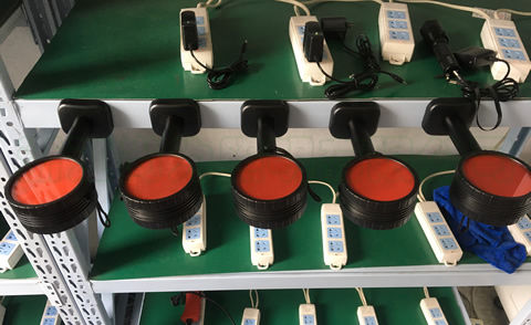 尚為SZSW2160雙面警示燈的實(shí)物圖 尚為SZSW2160雙面警示燈的實(shí)物圖