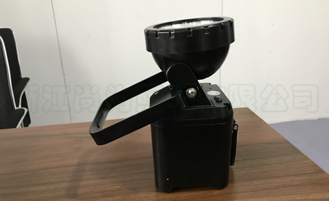 尚為SZSW2400多功能發(fā)電燈的實(shí)物圖 尚為SZSW2400多功能發(fā)電燈的實(shí)物圖